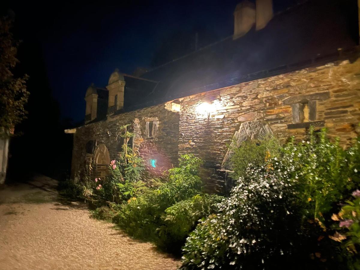 Le Clos Saint Fiacre Hotell Carentoir Exteriör bild